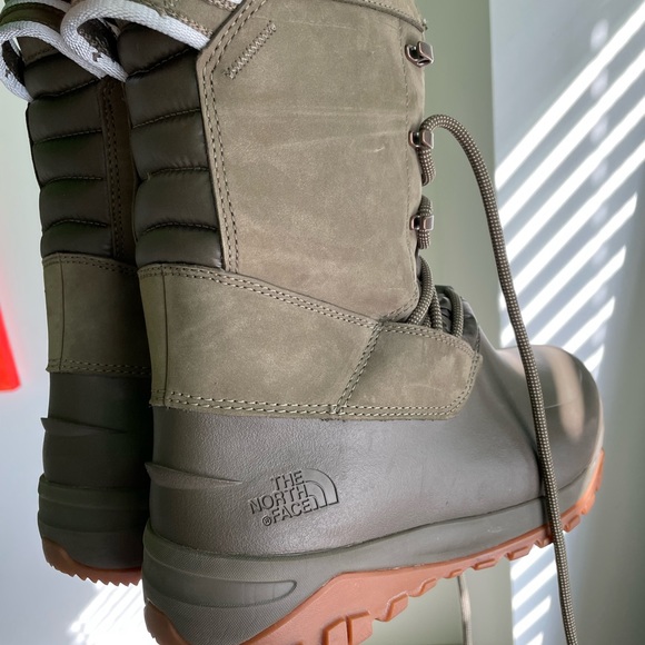 The North Face Yukonia Mid Winter Boot - Picture 1 of 11